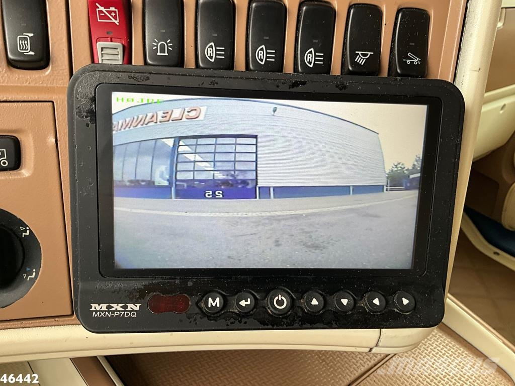 Scania R 560 V8 8x4 Retarder Hiab 24 Tonmeter laadkraan Camion benne