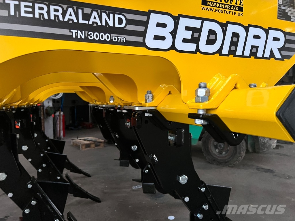 Bednar TerraLand TN 3000 D7R Keski pullukları