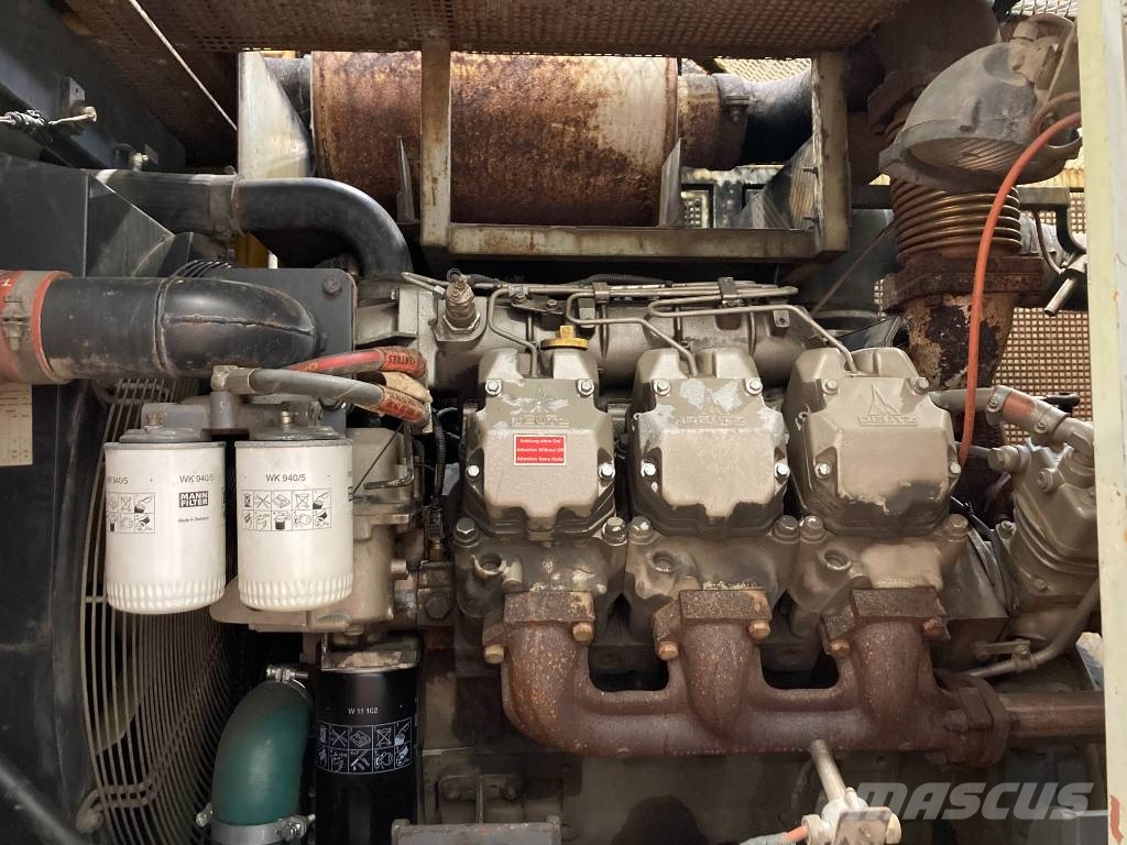 Plasser and Theurer USP 5000 C Regulator Régaleuse Održavanje železničkih pruga