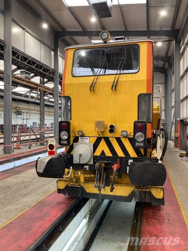 Plasser and Theurer USP 5000 C Regulator Régaleuse Održavanje železničkih pruga