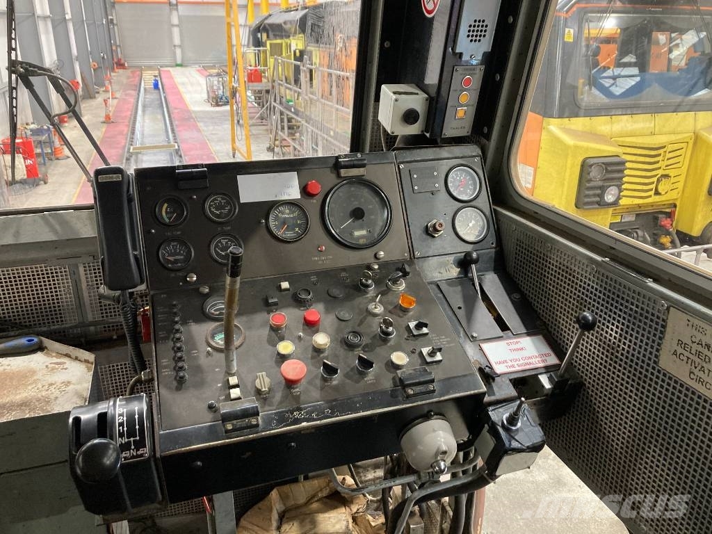 Plasser and Theurer USP 5000 C Regulator Régaleuse Održavanje železničkih pruga