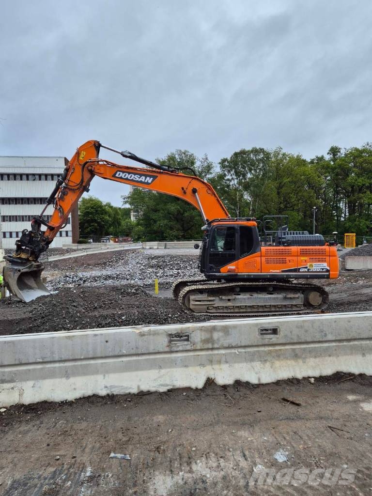 Doosan DX 300 LC Roomikekskavaatorid