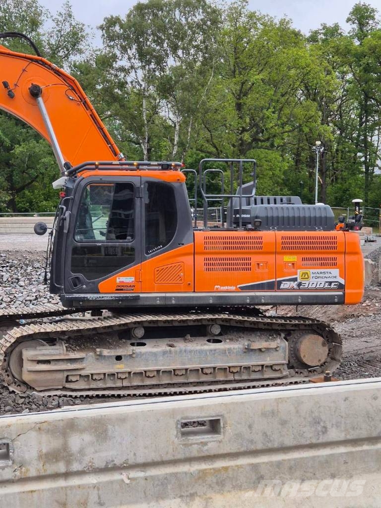 Doosan DX 300 LC Roomikekskavaatorid