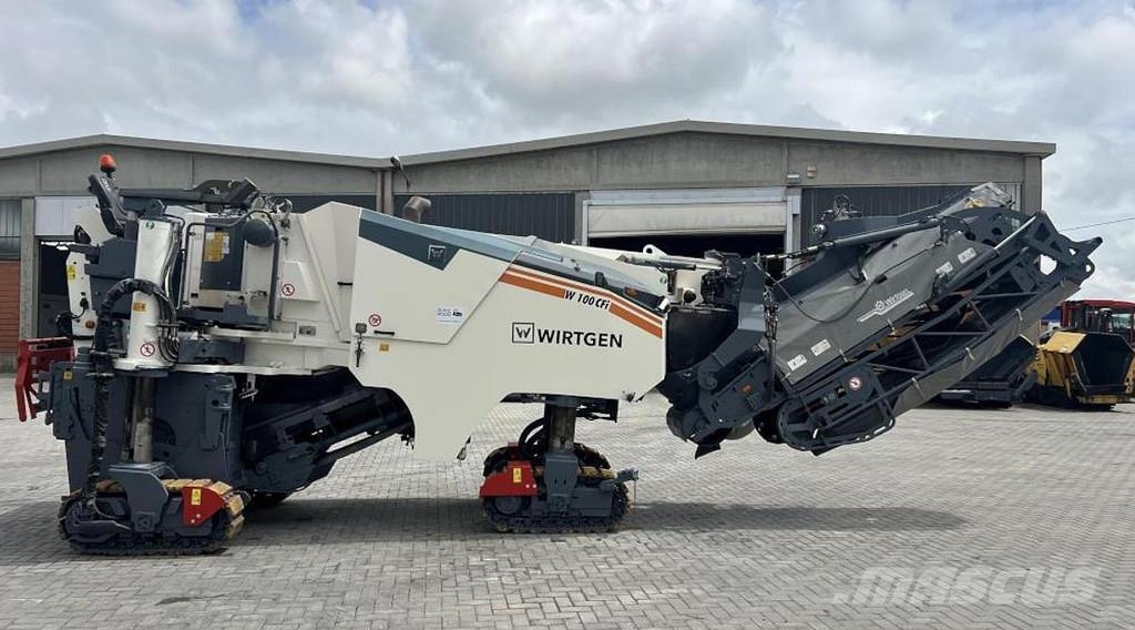 Wirtgen W 100 CFi Asphaltfräsen