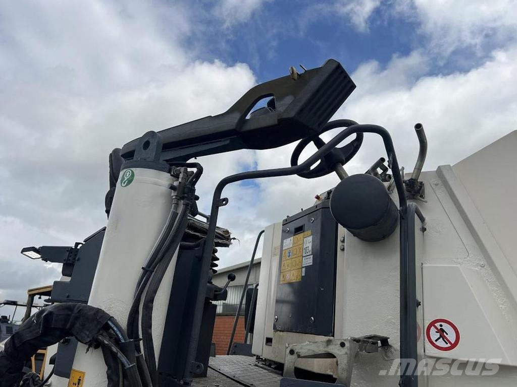 Wirtgen W 100 CFi Asphaltfräsen