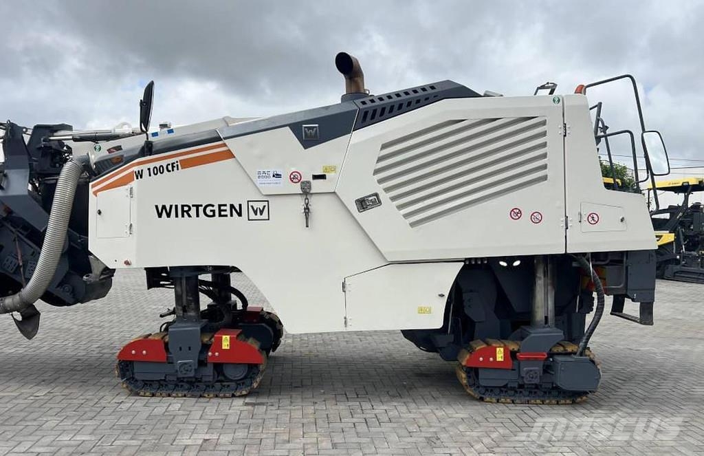 Wirtgen W 100 CFi Asphaltfräsen