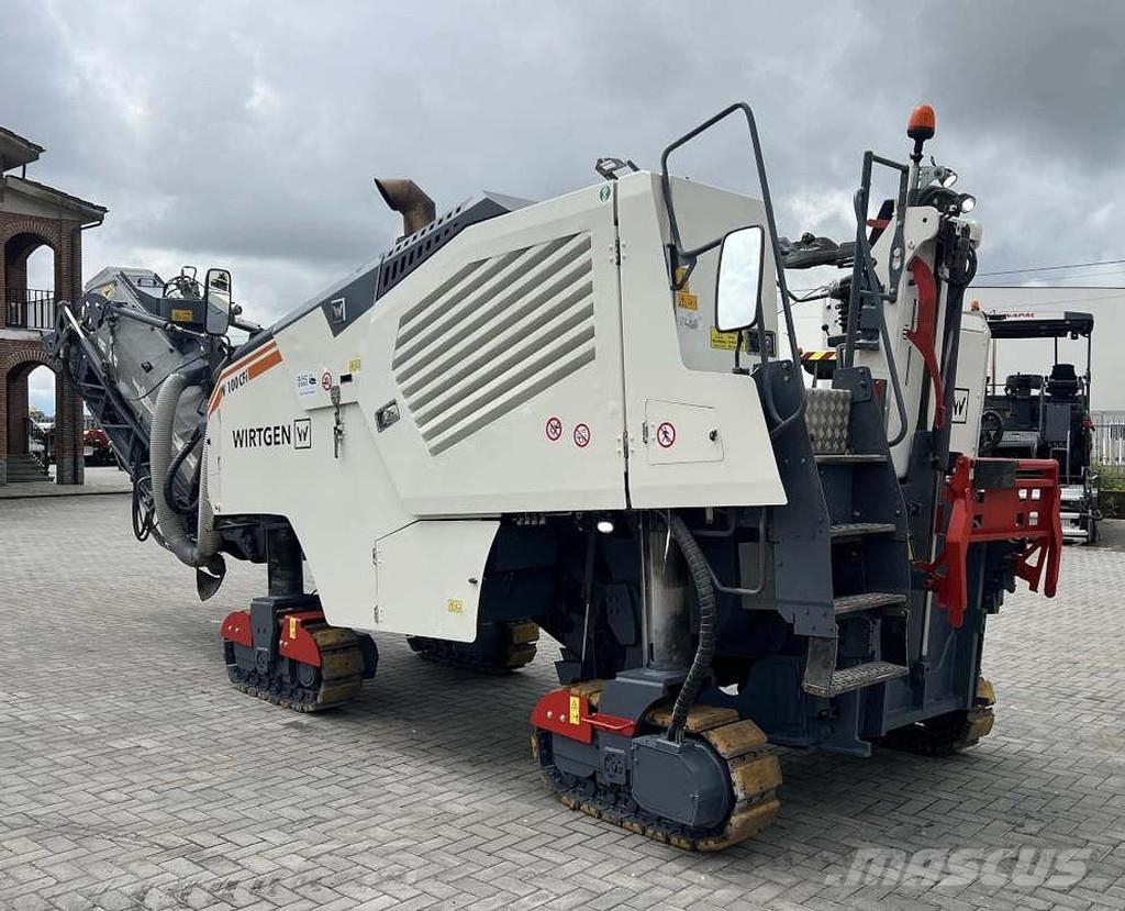 Wirtgen W 100 CFi Asphaltfräsen