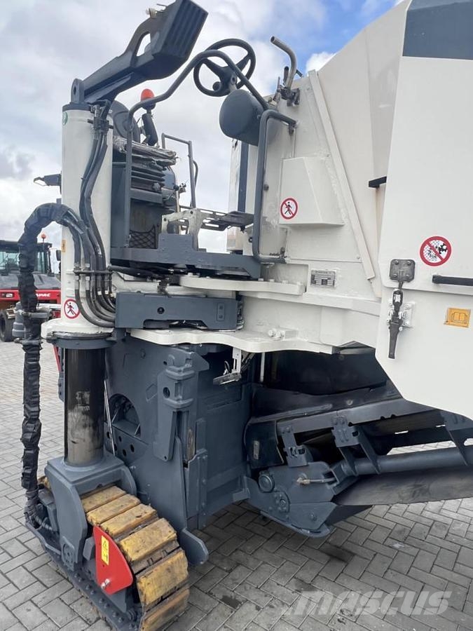 Wirtgen W 100 CFi Asphaltfräsen