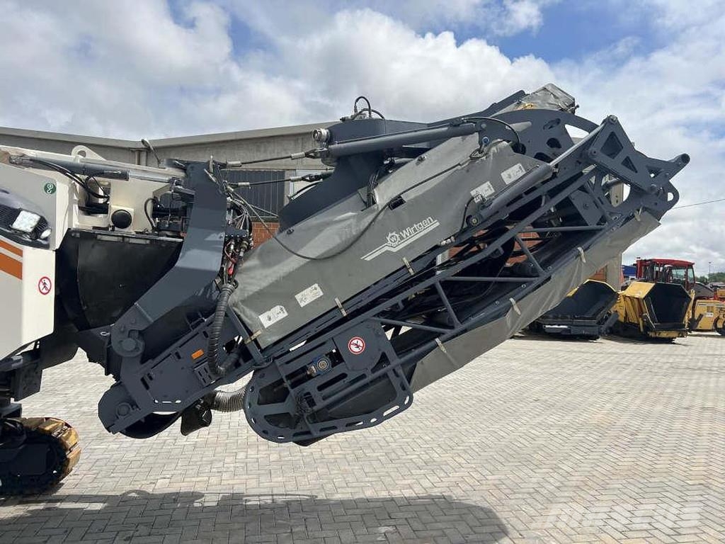 Wirtgen W 100 CFi Asphaltfräsen
