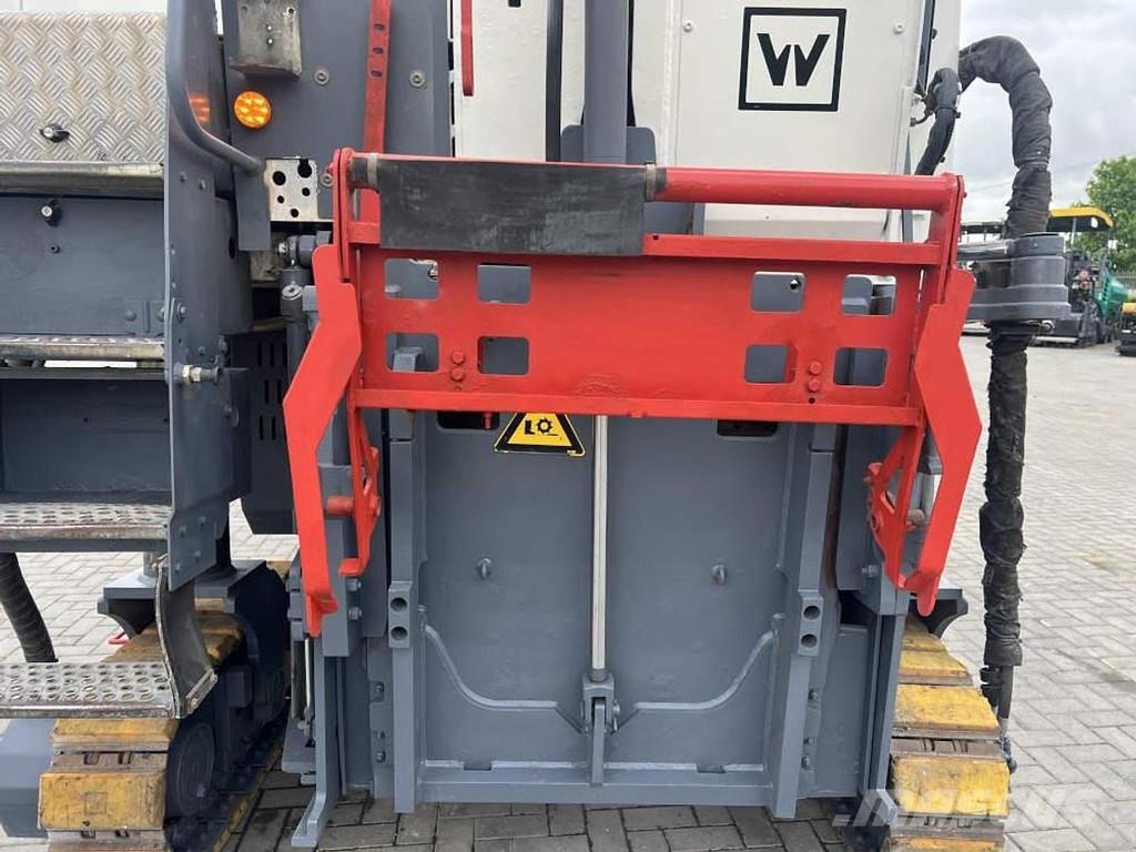 Wirtgen W 100 CFi Asphaltfräsen