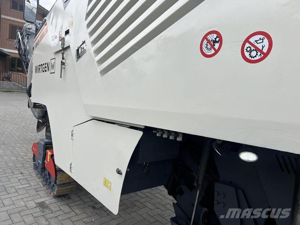 Wirtgen W 100 CFi Asphaltfräsen