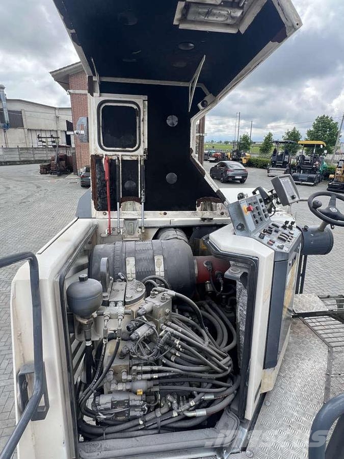 Wirtgen W 100 CFi Asphaltfräsen
