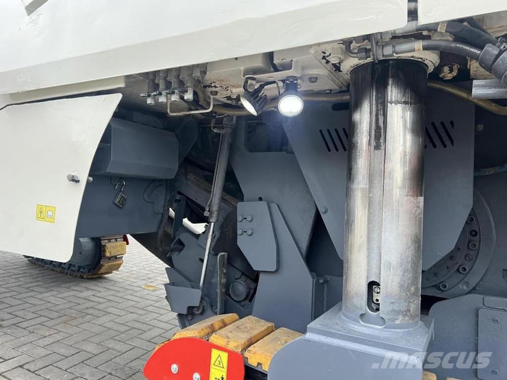 Wirtgen W 100 CFi Asphaltfräsen