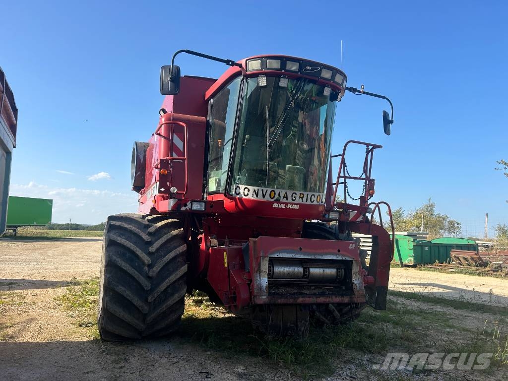 Case IH 2388 Combine harvesters