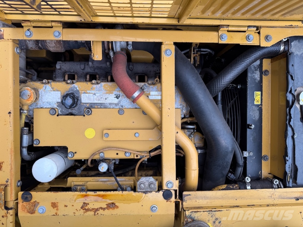 CAT 321 D LCR - 321 D - 320 D Roomikekskavaatorid