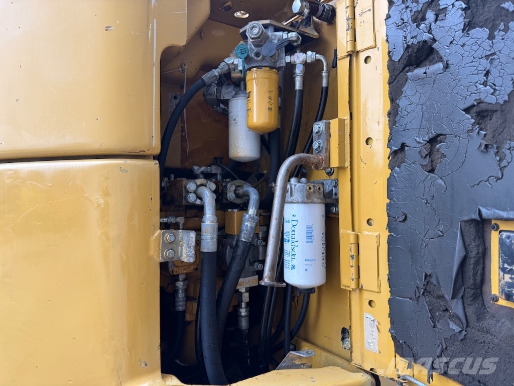 CAT 321 D LCR - 321 D - 320 D Roomikekskavaatorid