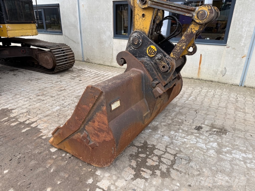 CAT 321 D LCR - 321 D - 320 D Roomikekskavaatorid