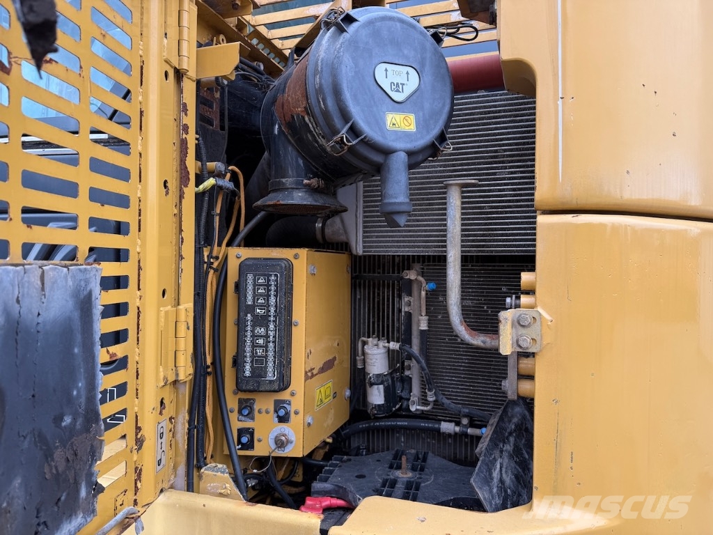 CAT 321 D LCR - 321 D - 320 D Roomikekskavaatorid