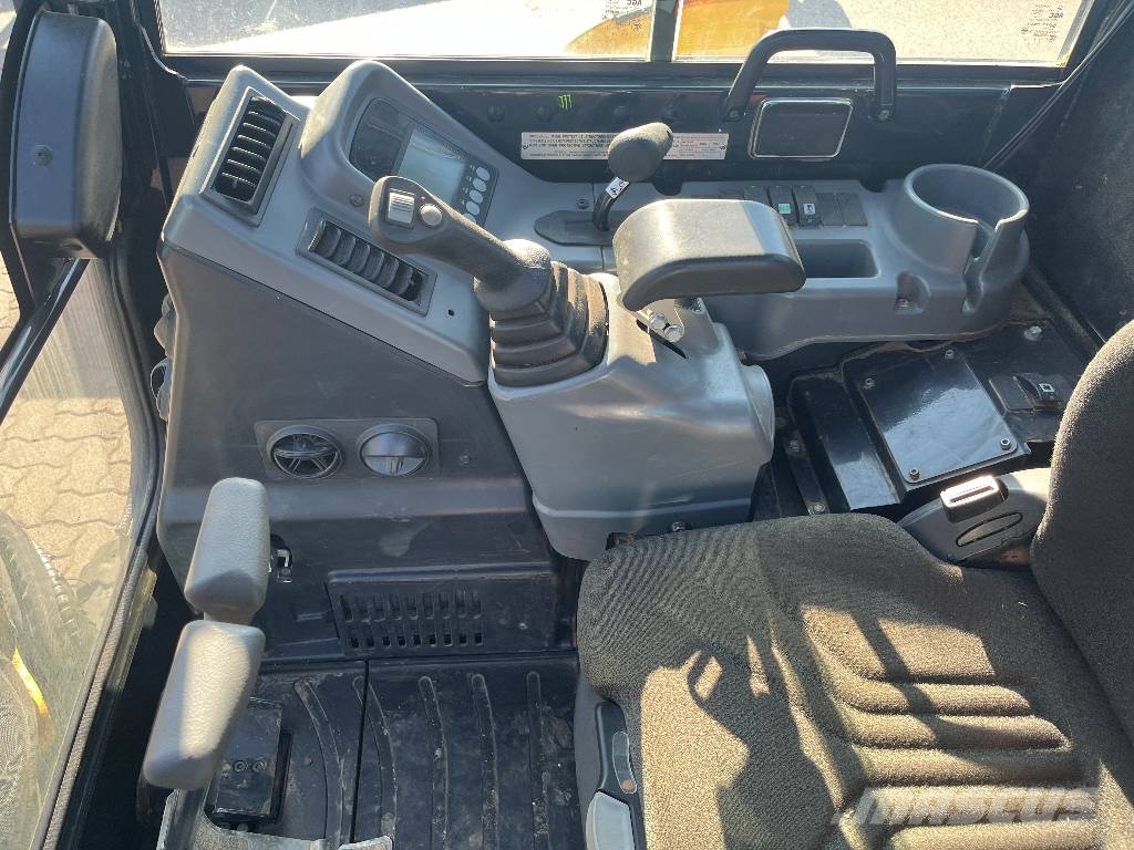 Yanmar VIO33-6 V-4279 IO 反鏟裝載機