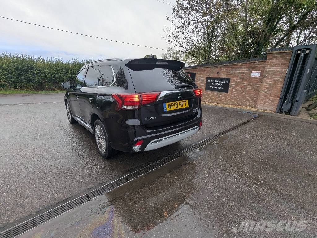 Mitsubishi OUTLANDER Cars