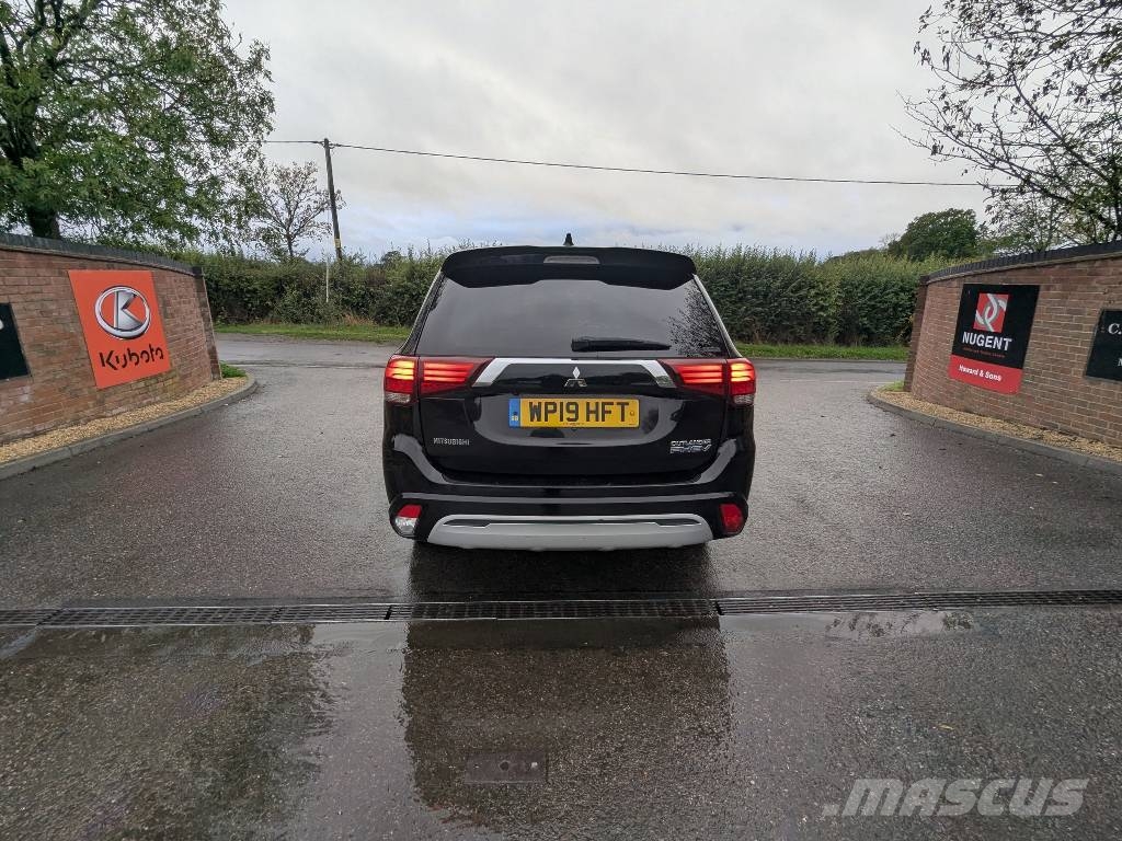 Mitsubishi OUTLANDER Cars