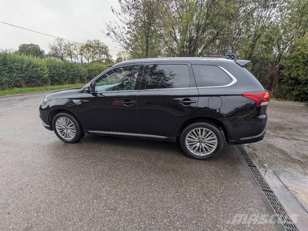 Mitsubishi OUTLANDER Cars