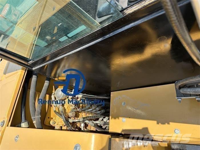 CAT 305.5 E/E2 小型挖掘机