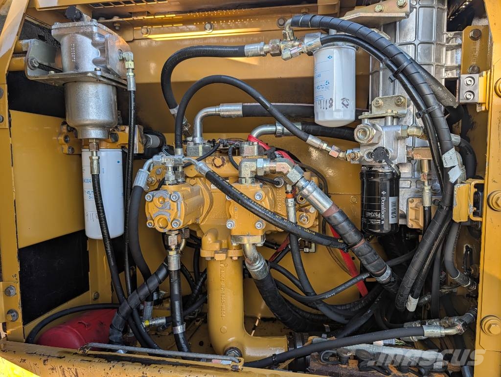 CAT 325 C LN Bagri goseničarji