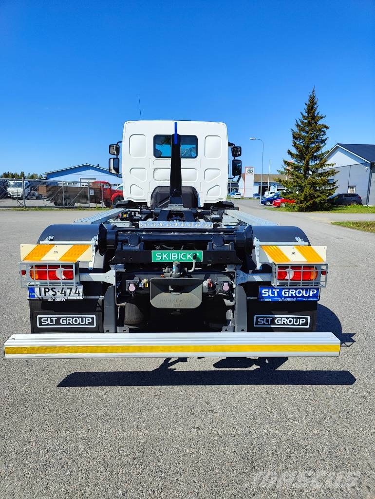 Renault D 18 4x2 I-shift 工程吊钩车