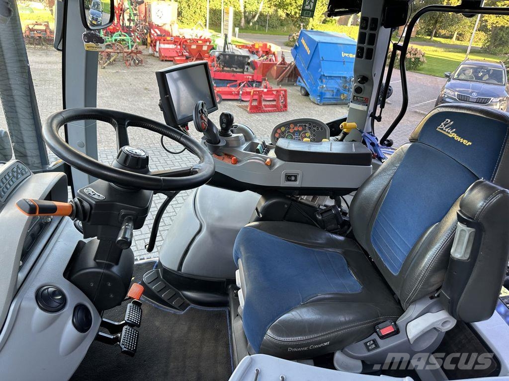 New Holland T6.175 Auto Command Traktory