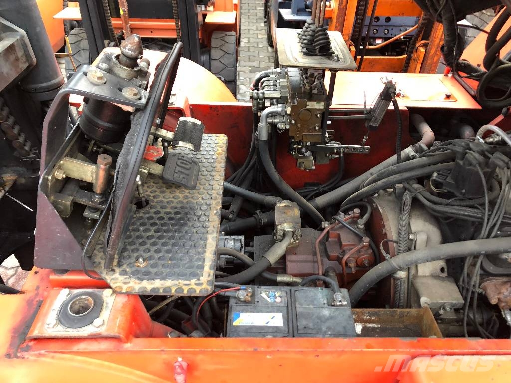 Mora M100C V-3100 IO Gasolmotviktstruckar