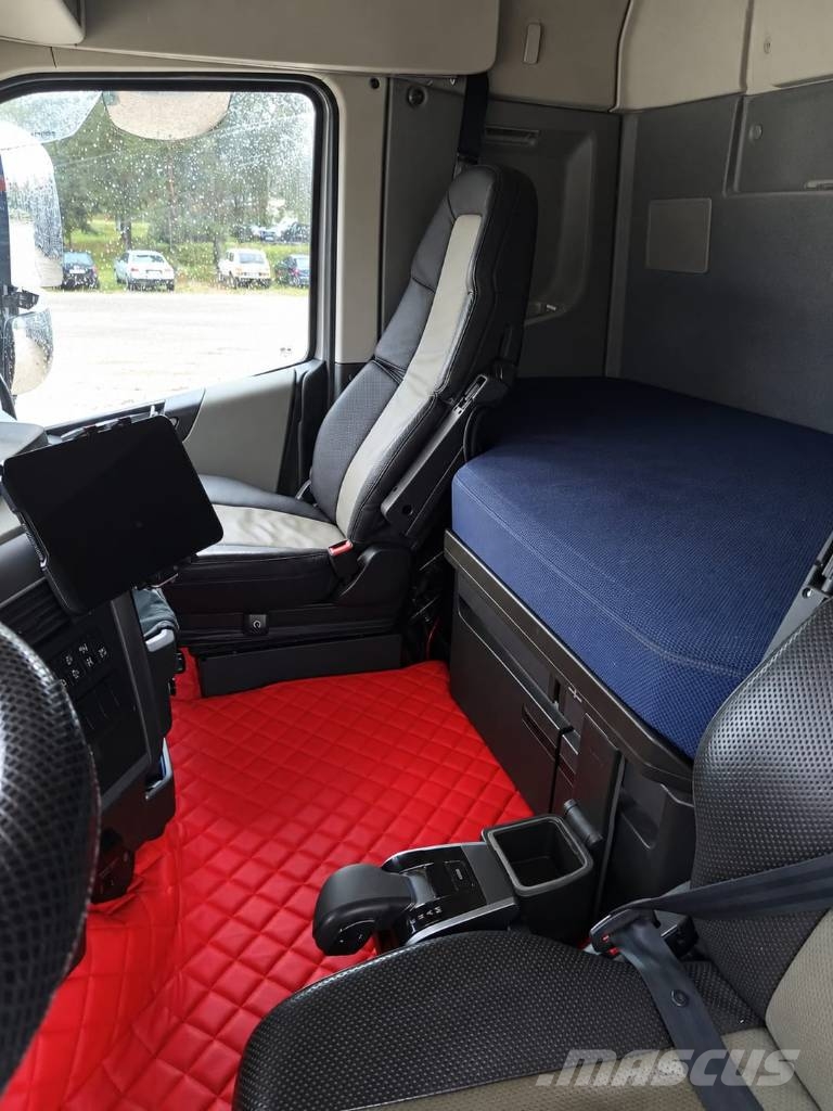 Volvo FH شاحنات أشجار