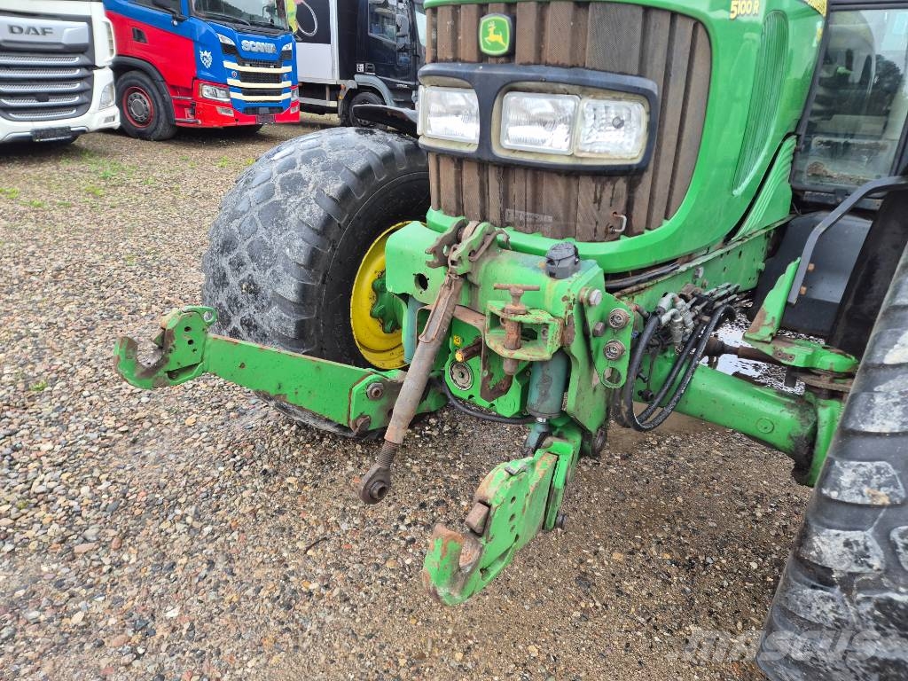 John Deere 5100 R Traktori