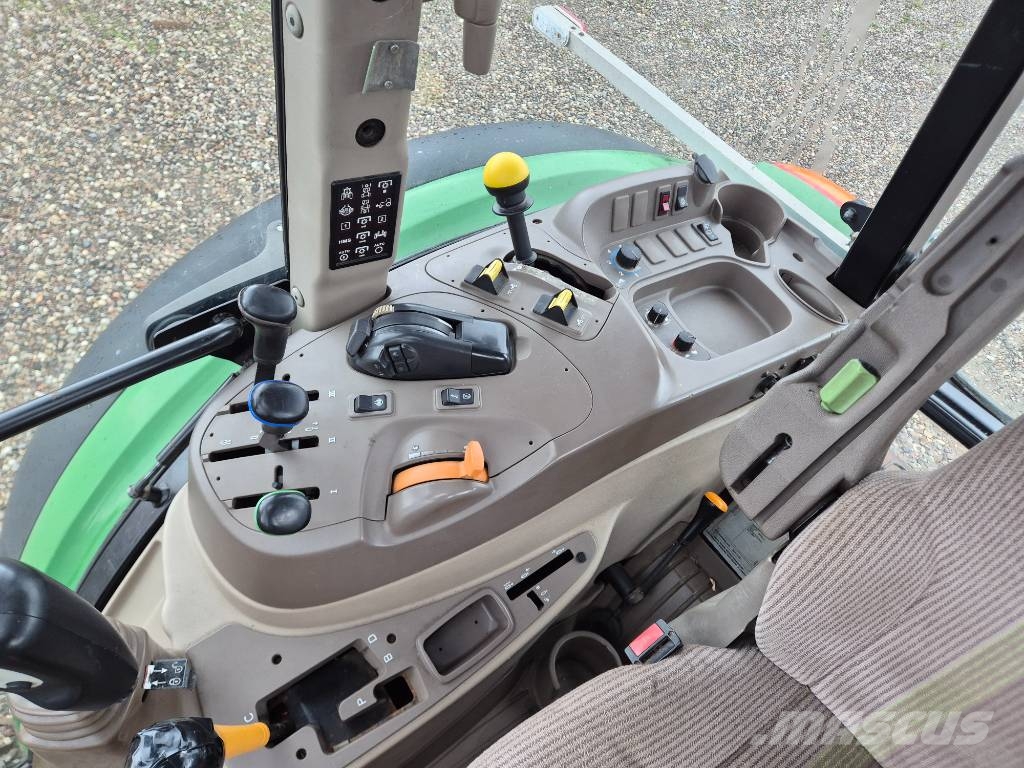 John Deere 5100 R Traktori