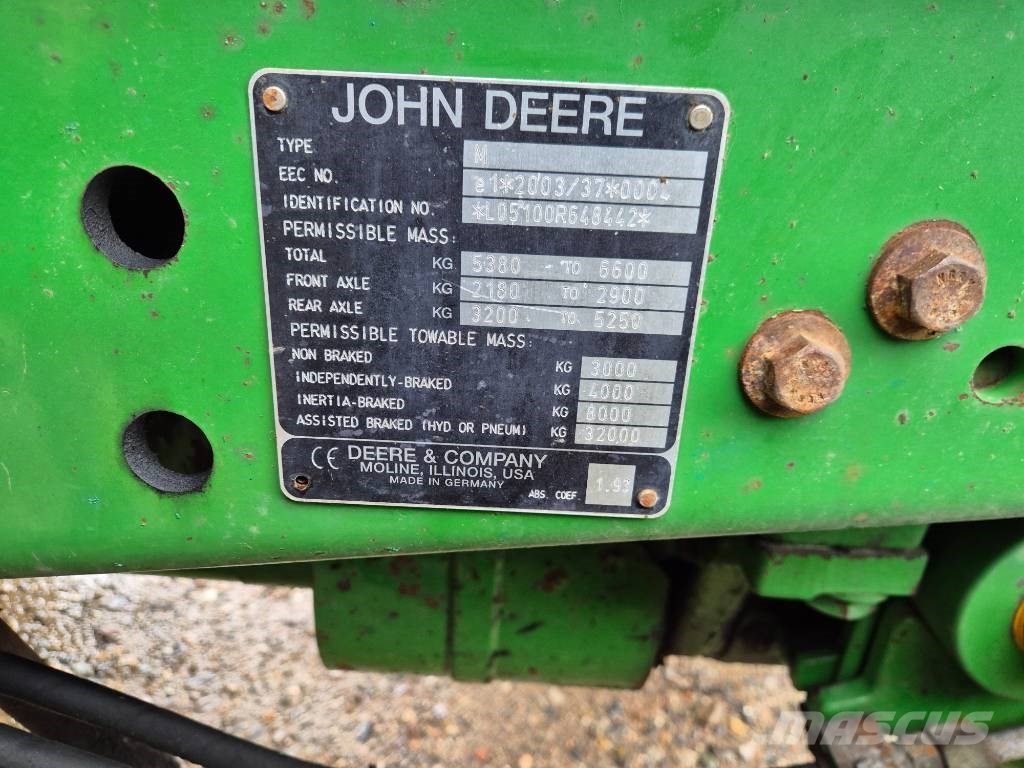 John Deere 5100 R Traktori