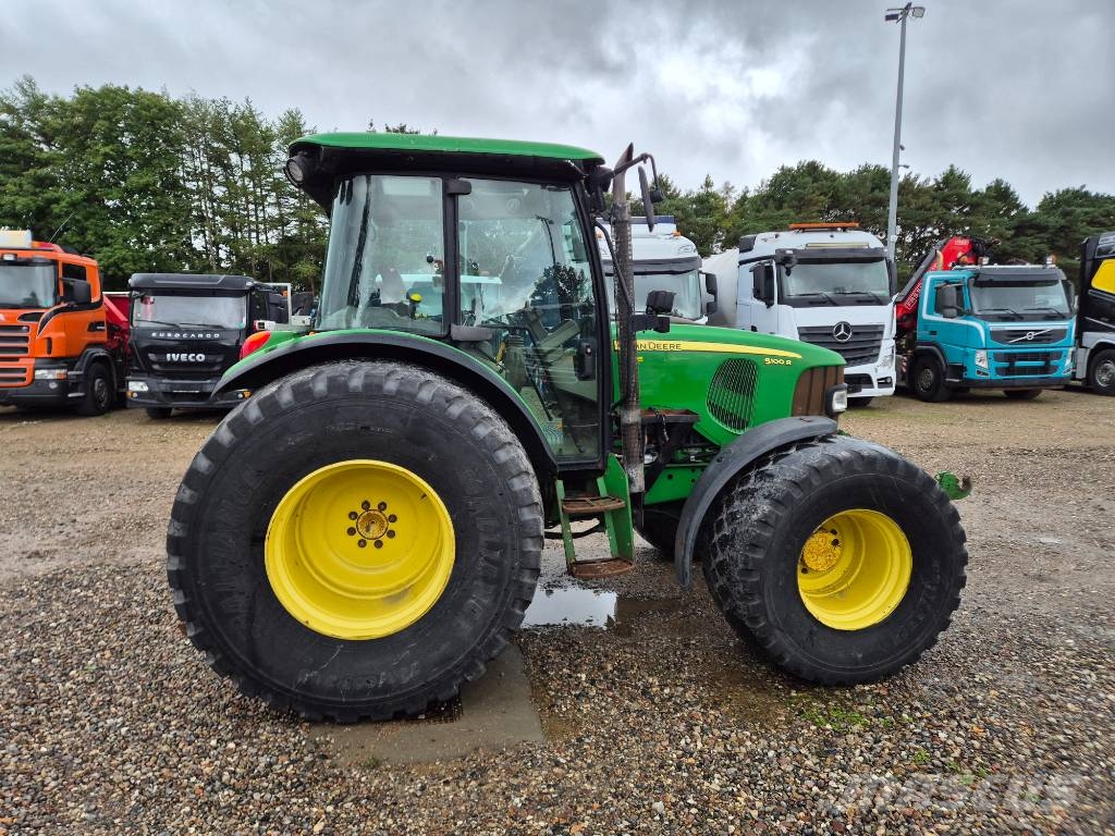 John Deere 5100 R Traktori