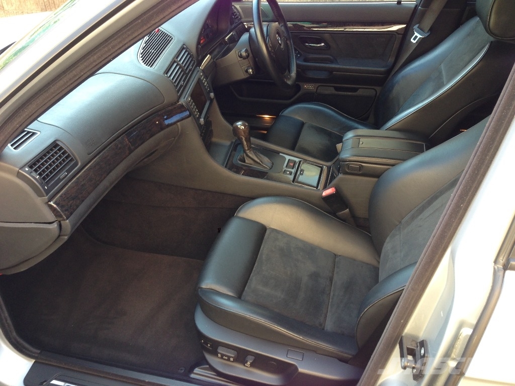 BMW GH-GG35 سيارات