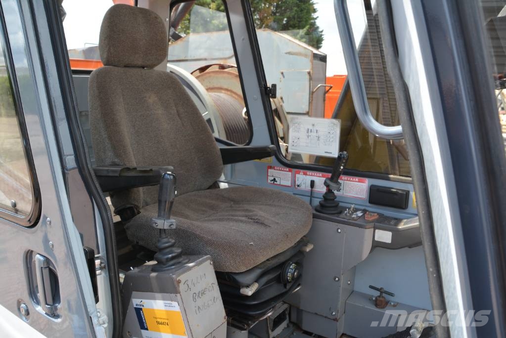 Hitachi CX 900 HD Roomikkraanad