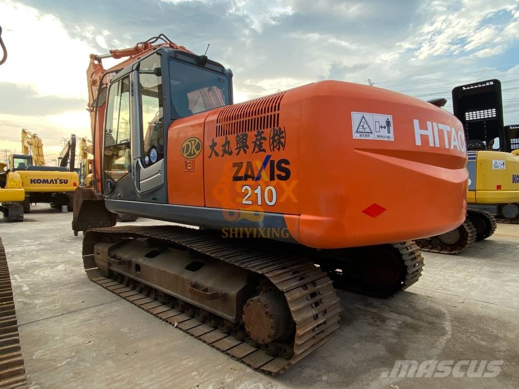 Hitachi ZX 210-3 G حفارات زحافة