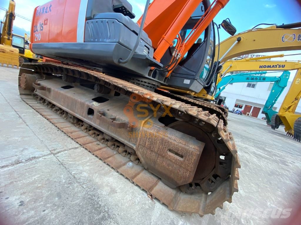 Hitachi ZX 210-3 G حفارات زحافة