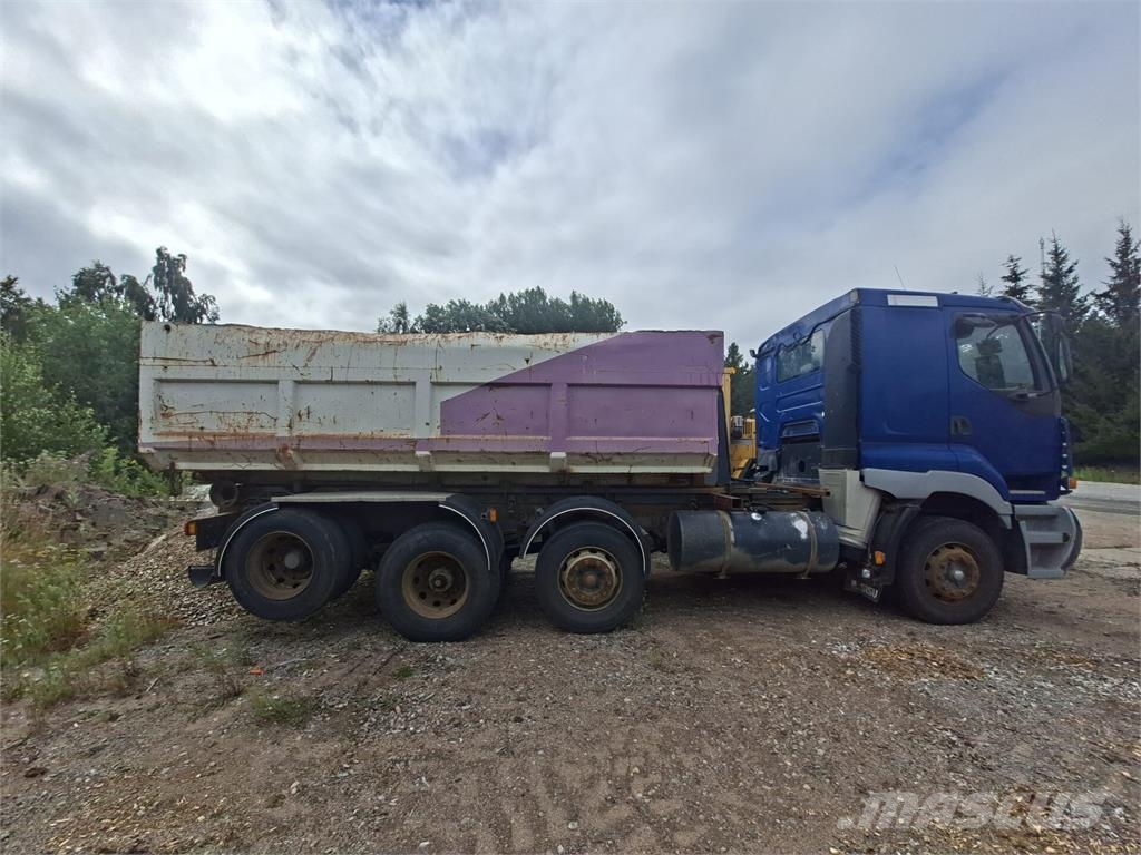 Sisu E12M Camiones desmontables