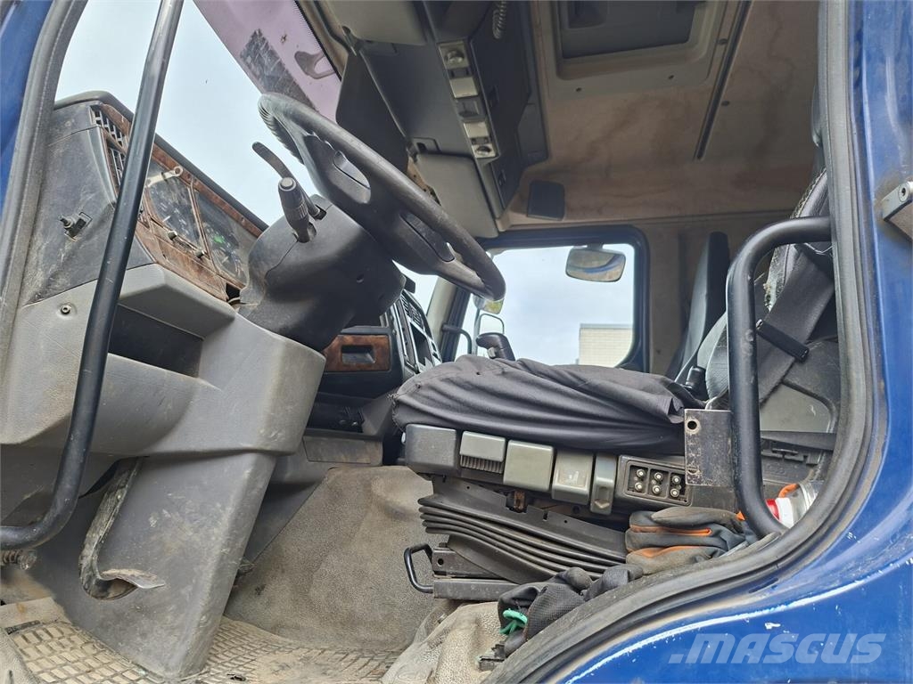 Sisu E12M Camiones desmontables