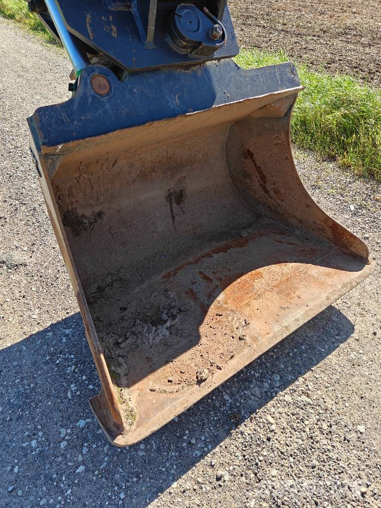JCB JS130LC T4 Kāpurķēžu ekskavatori