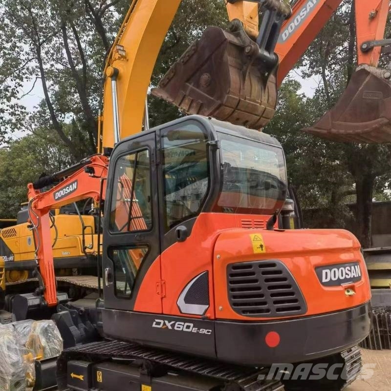 Doosan DX60 حفارات زحافة