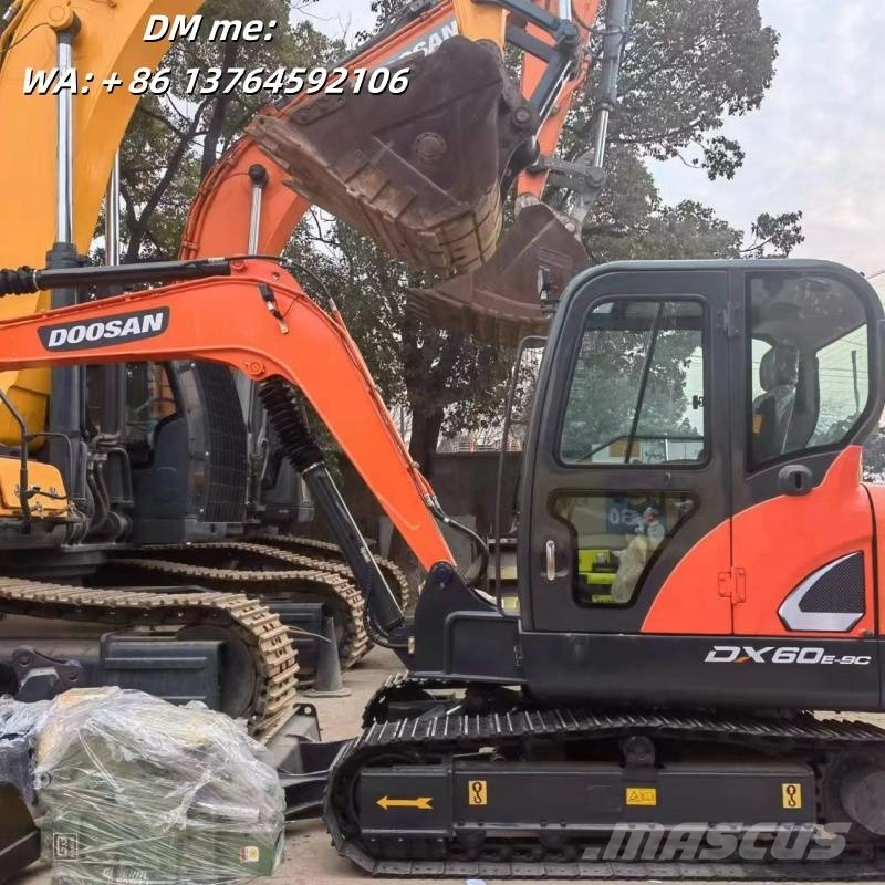 Doosan DX60 حفارات زحافة