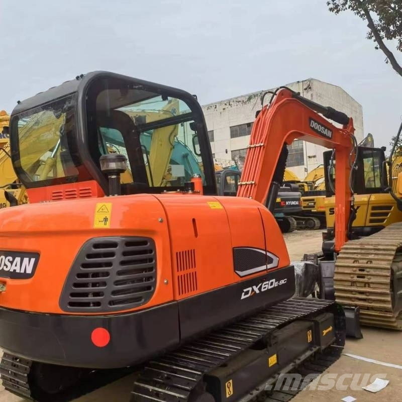 Doosan DX60 حفارات زحافة