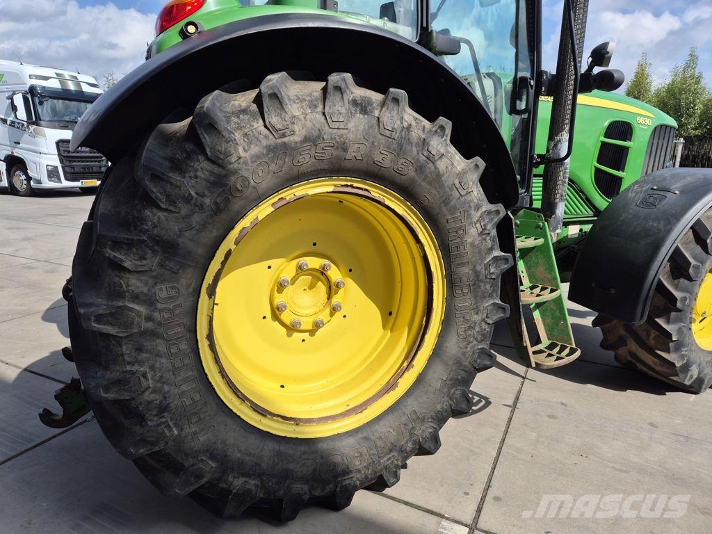 John Deere 6630 Tractores