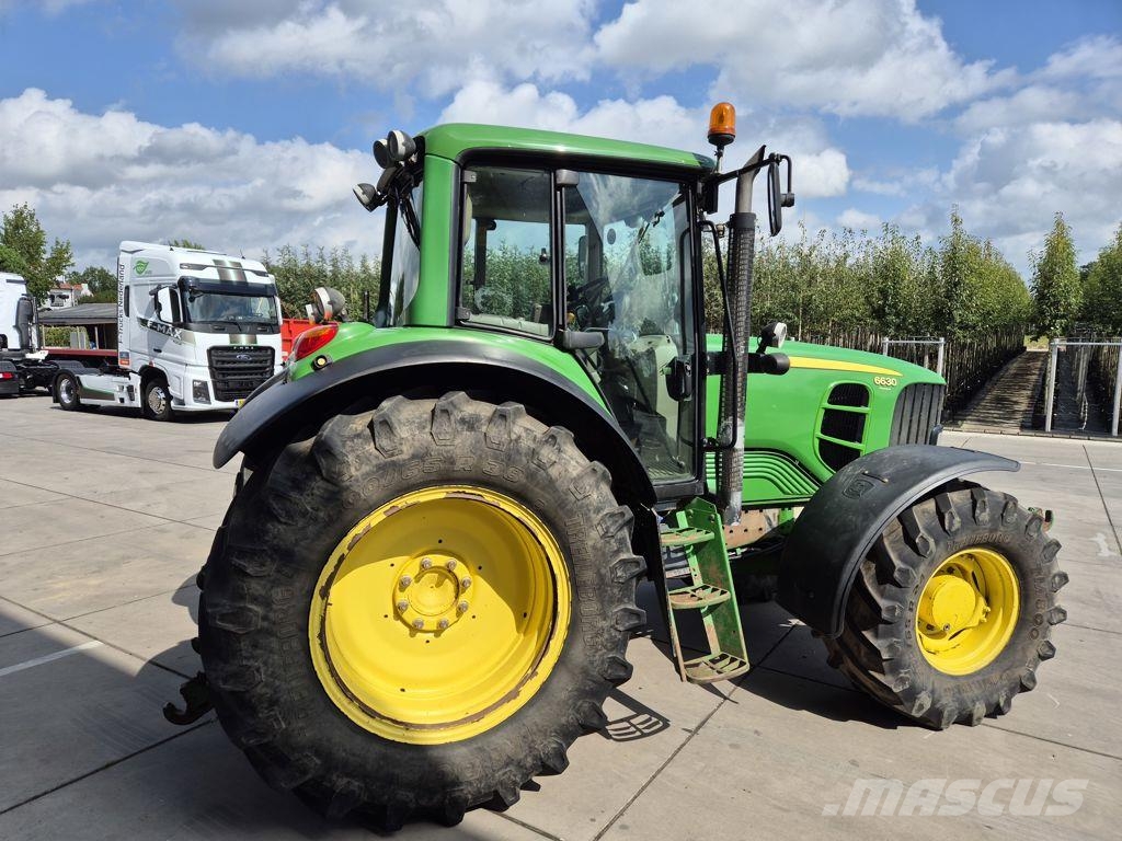 John Deere 6630 Tractores