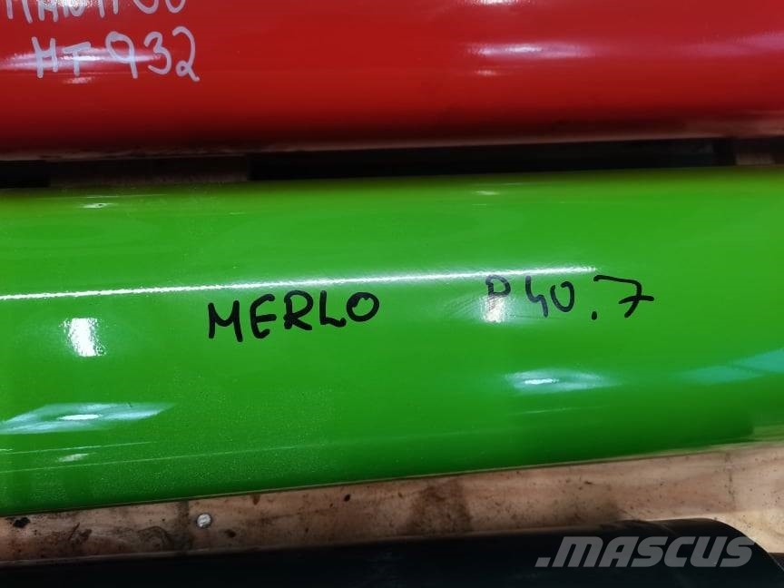 Manitou MT 732 {hydraulic piston Výložníky a lyžice