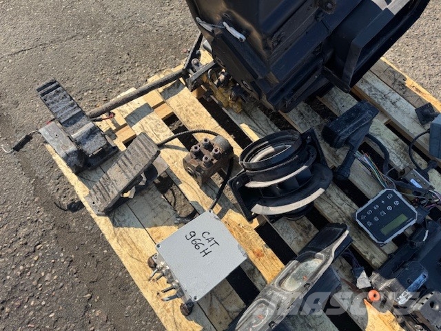 CAT 966 H USED CAB PARTS Cabine en interieur